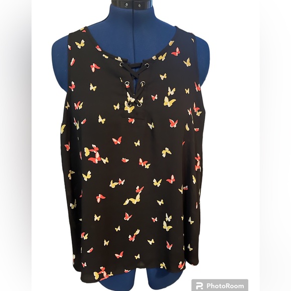 Torrid Butterfly Print Georgette Lace Up Tank Top - Picture 4 of 6